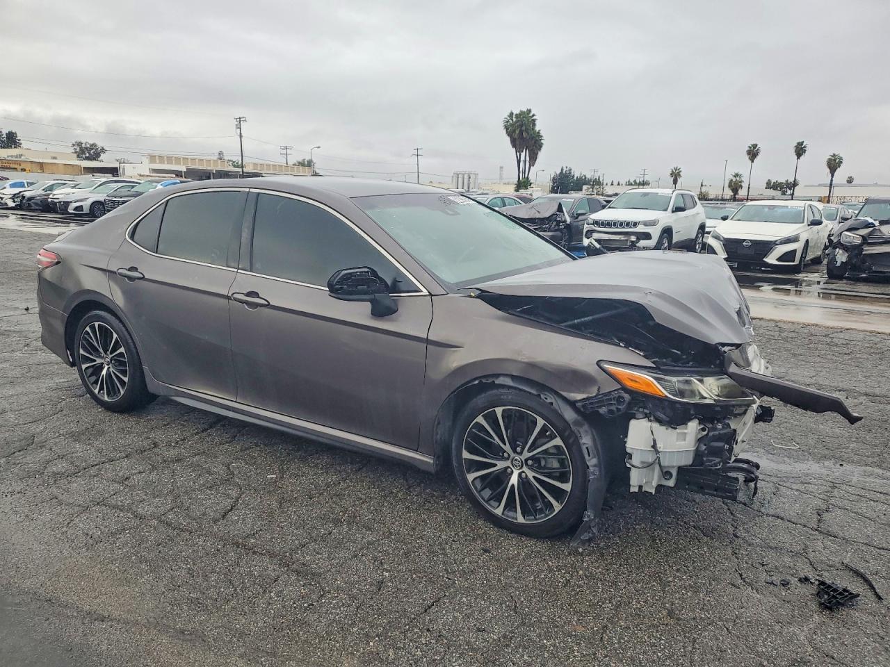 2018 Toyota Camry Se - Фото 4