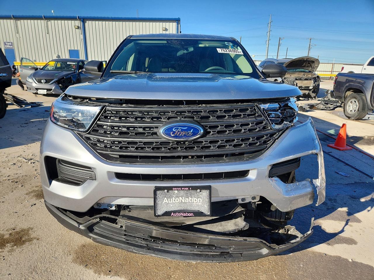 2023 Ford Explorer - Image 5