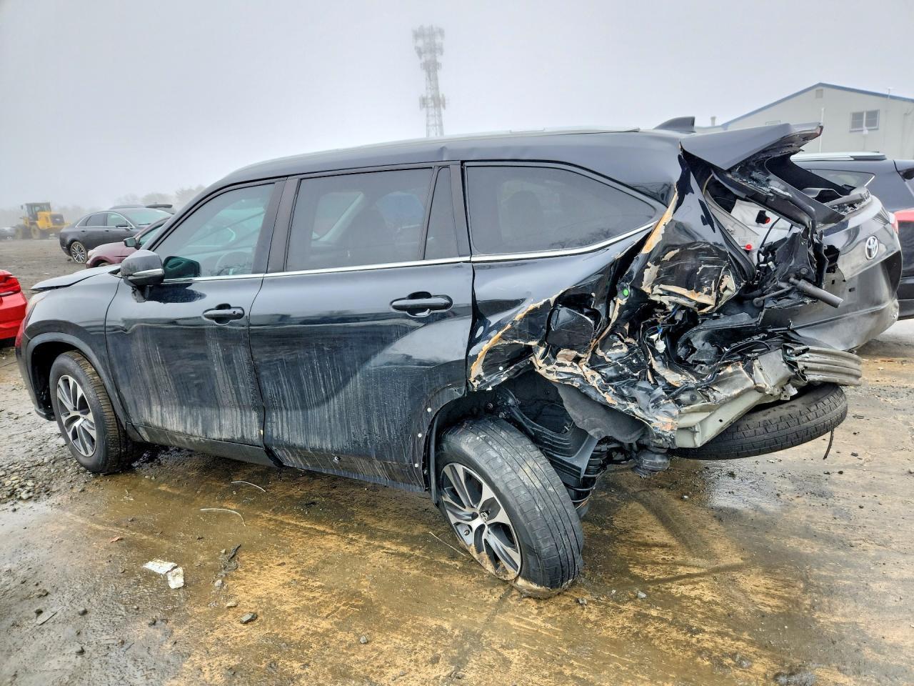 2023 Toyota Highlander L - Фото 2