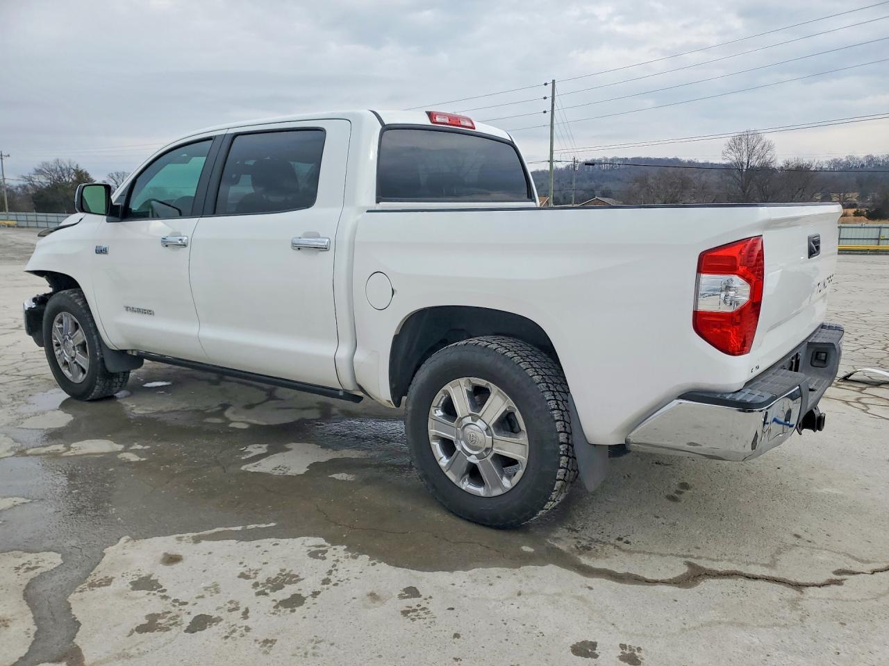 2016 Toyota Tundra Crewmax Sr5 - Image 2