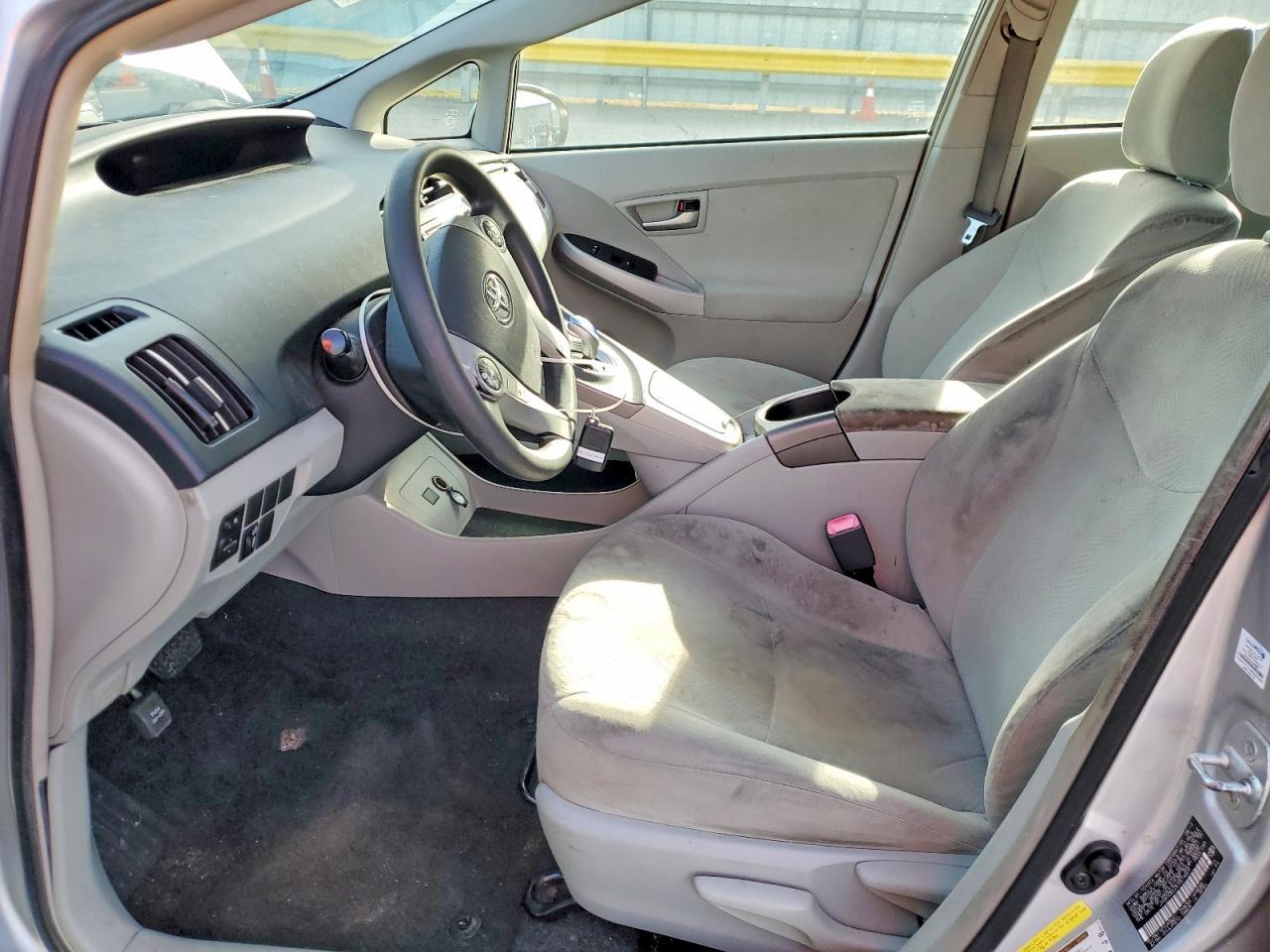 2012 Toyota Prius Two - Image 7