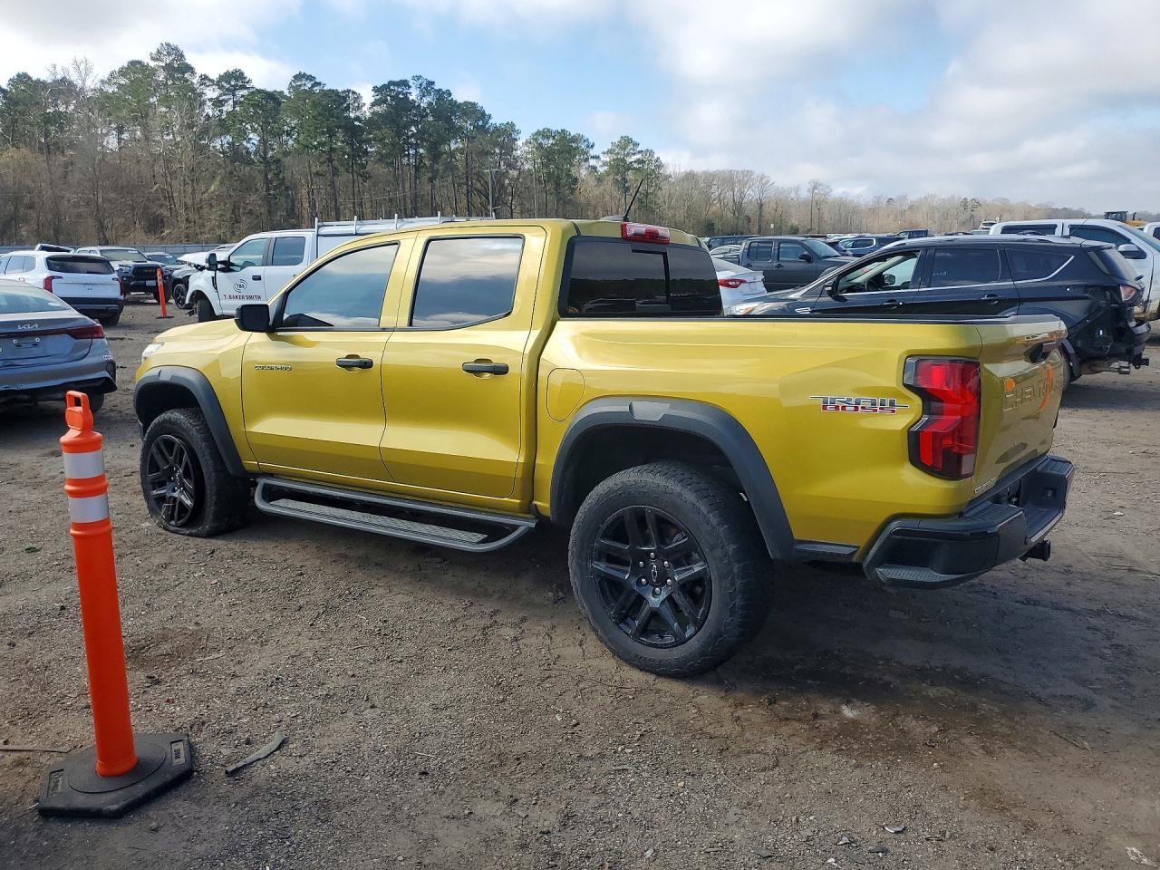 2023 Chevrolet Colorado - Фото 2