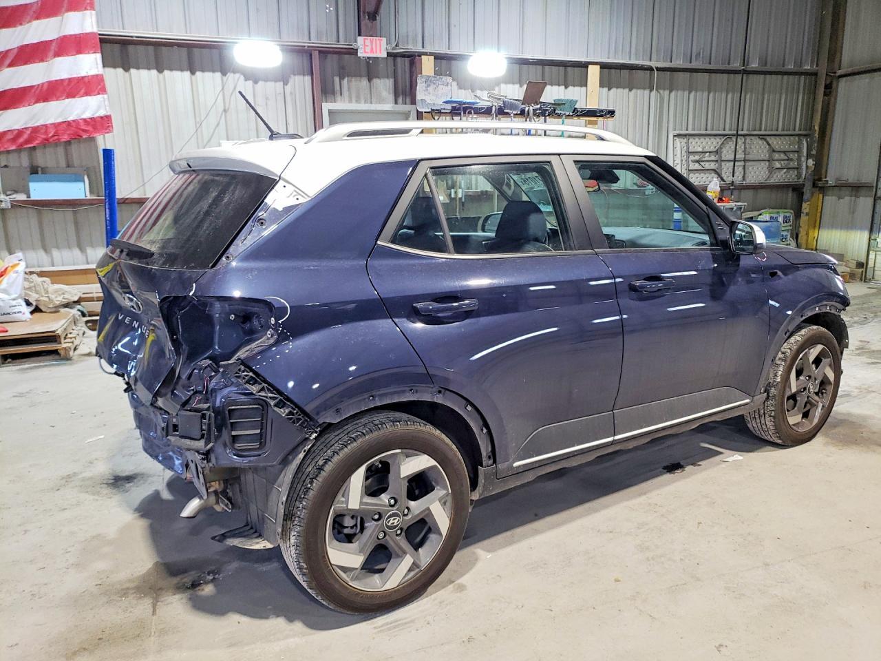 2025 Hyundai Venue Sel - Image 3