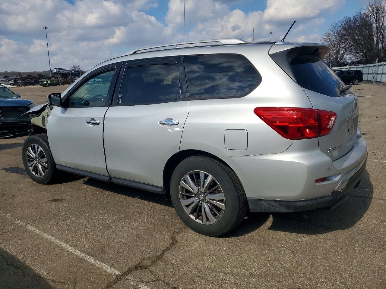 2018 Nissan Pathfinder Sv - Фото 2
