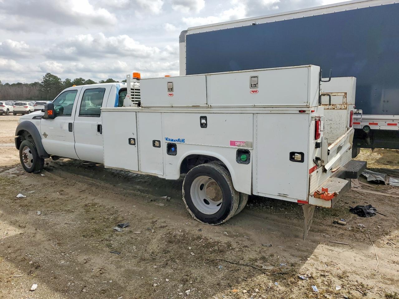 2012 Ford F550 Super Duty - Фото 2