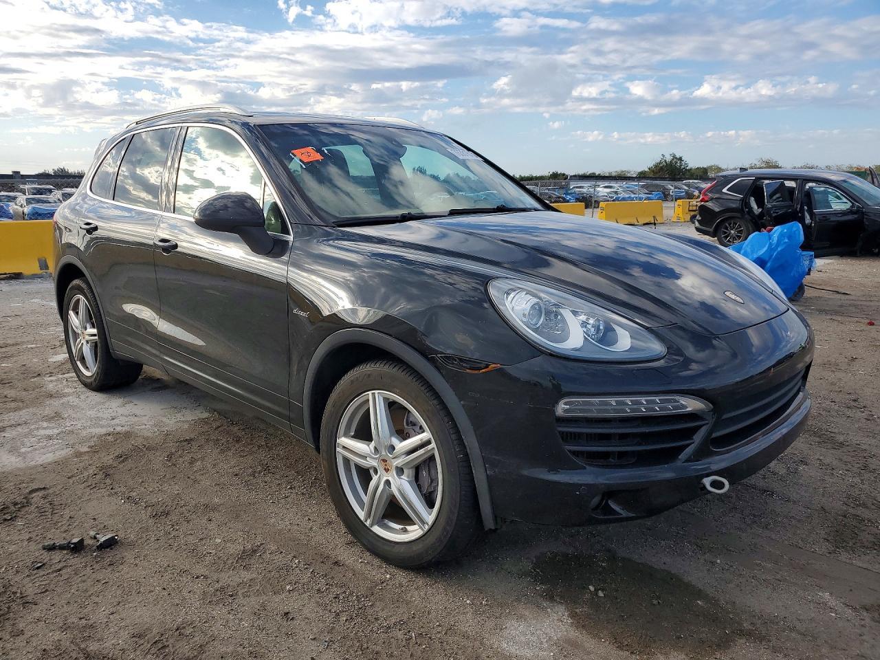 2014 Porsche Cayenne - Image 4