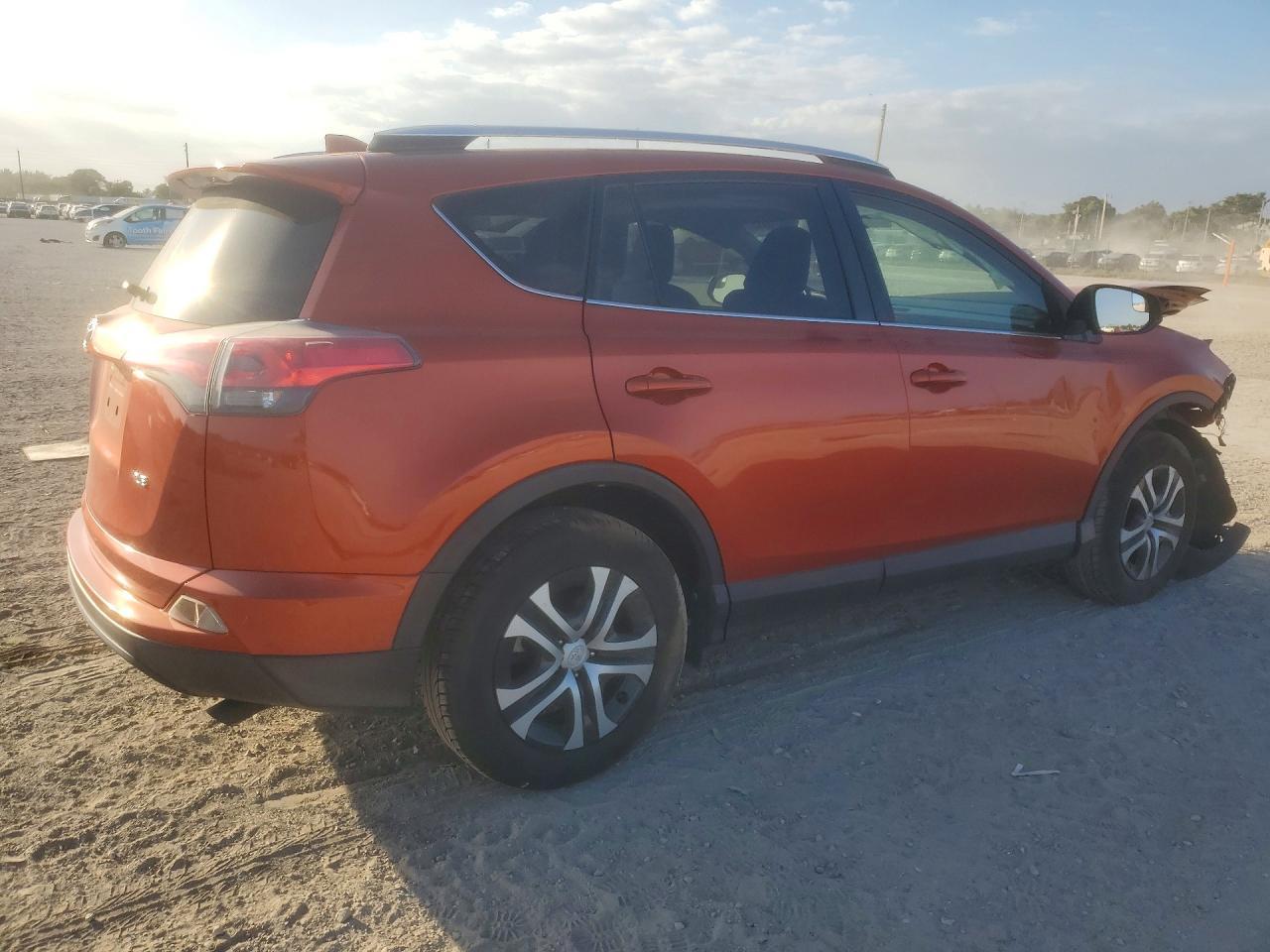 2016 Toyota Rav4 Le - Фото 3