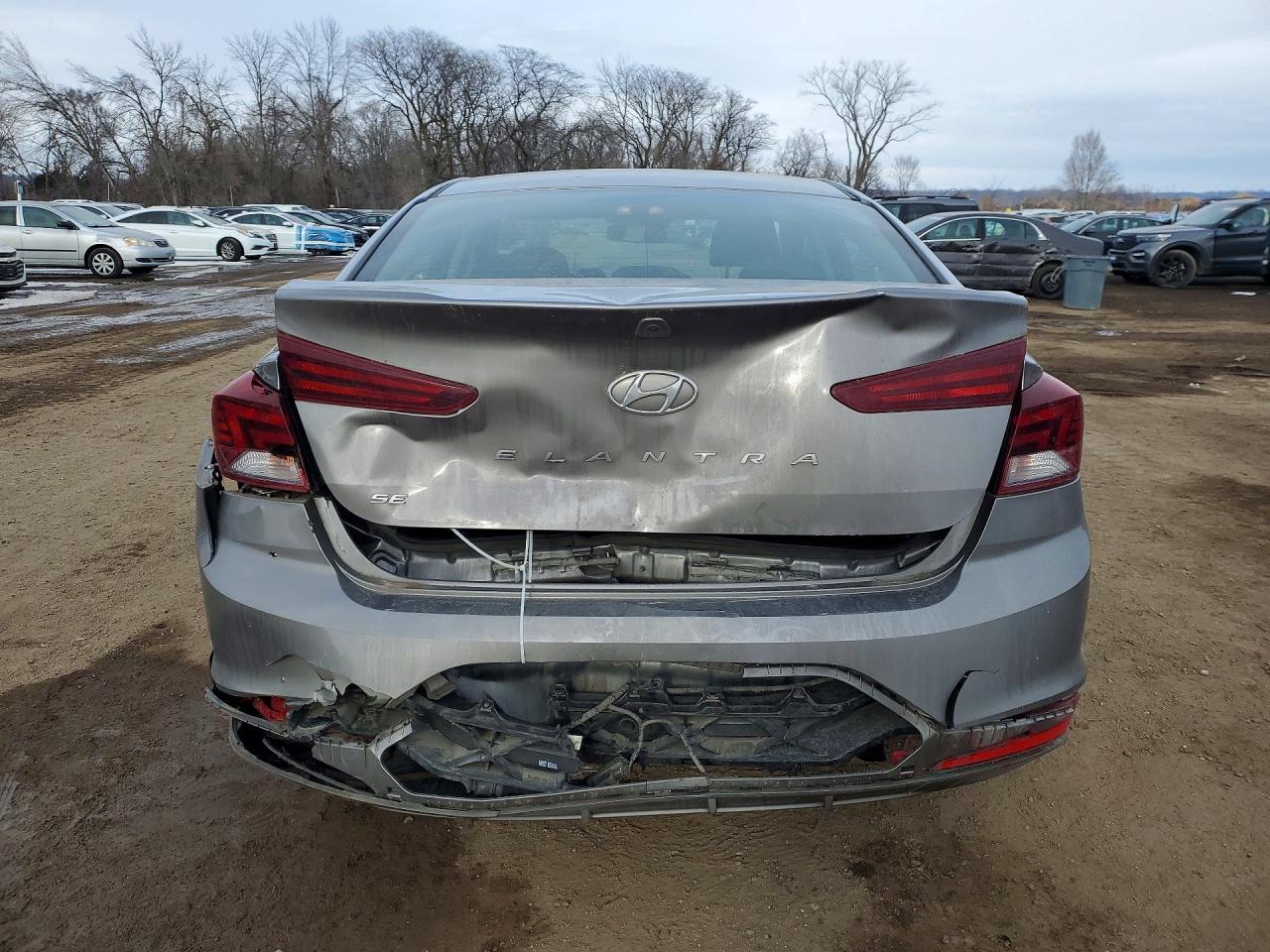 2020 Hyundai Elantra Se - Image 6