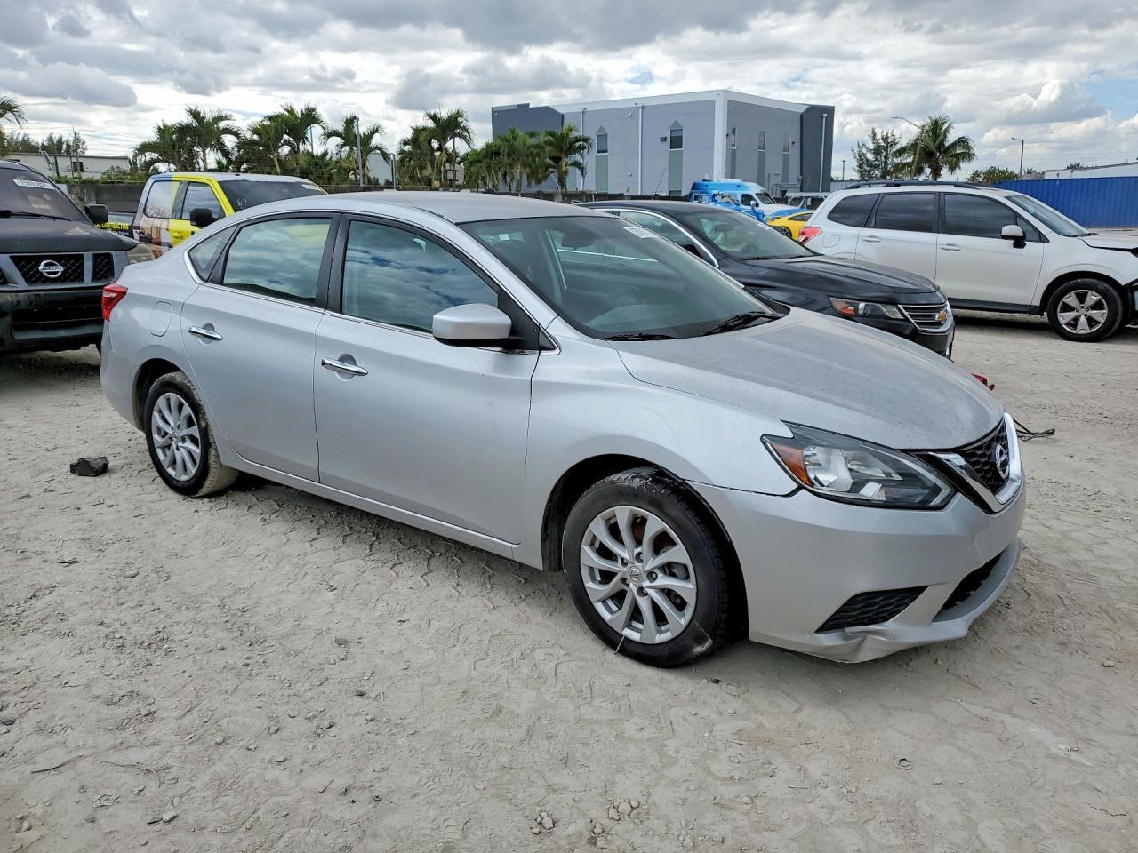 2019 Nissan Sentra S - Фото 4