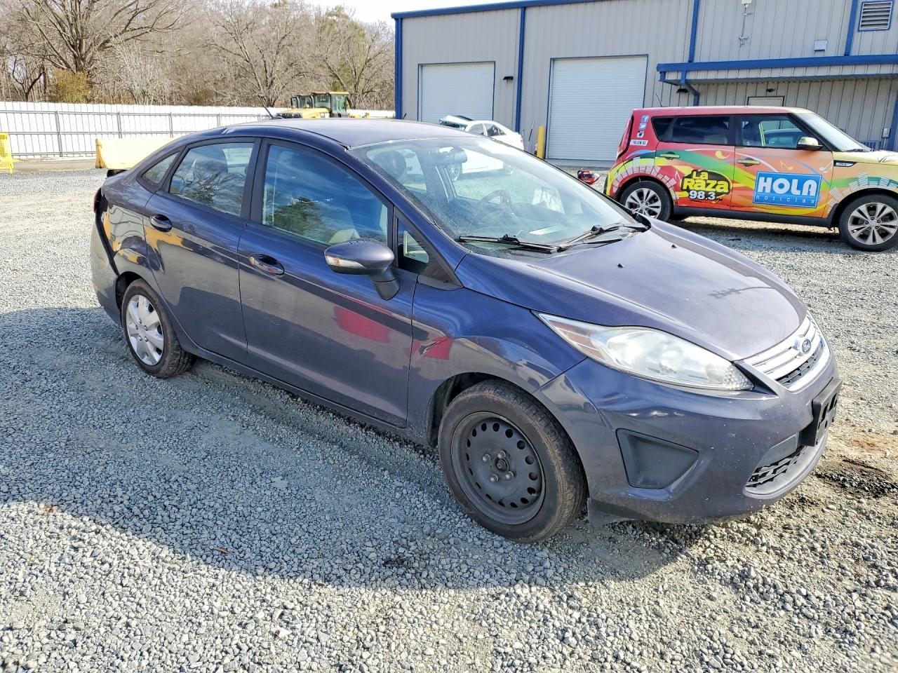 2013 Ford Fiesta Se - Image 4