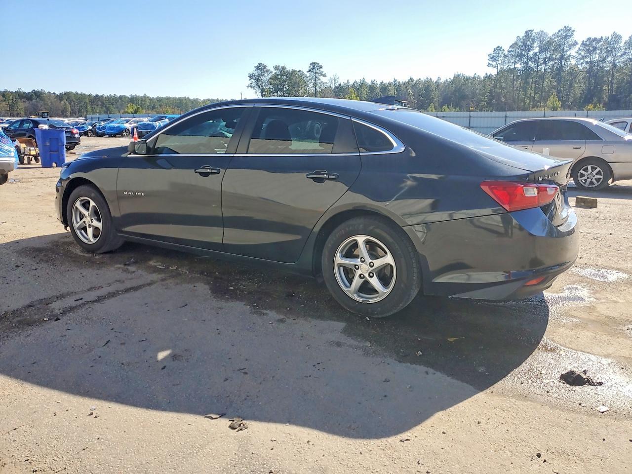 2017 Chevrolet Malibu Ls - Фото 2