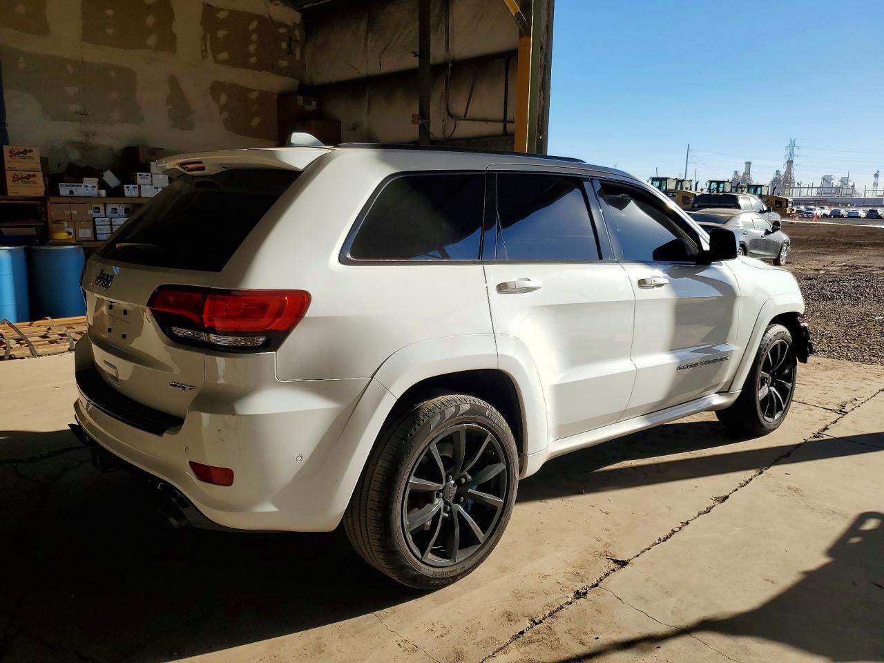 2017 Jeep Grand Cherokee Srt-8 - Image 3