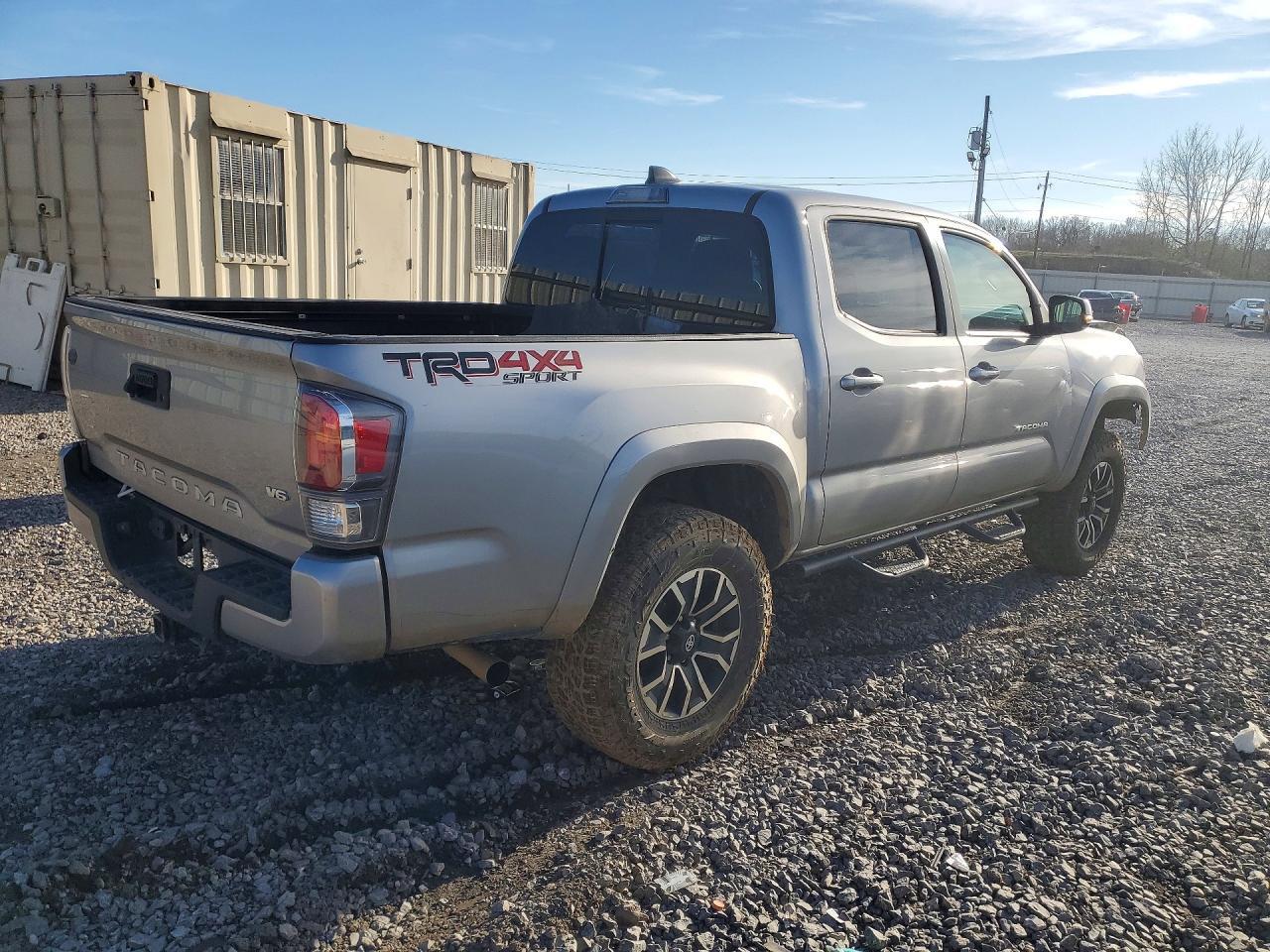 2020 Toyota Tacoma Double Cab - Фото 3