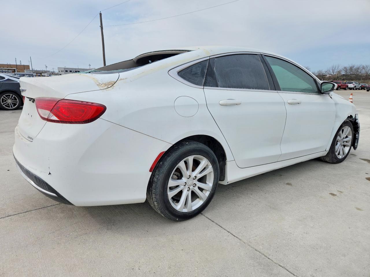 2016 Chrysler 200 Limited - Фото 3