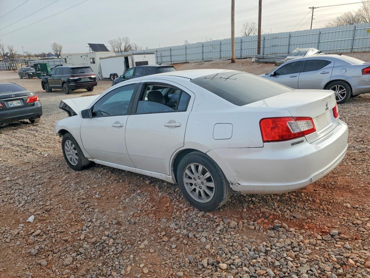 2010 Mitsubishi Galant Fe - Image 2