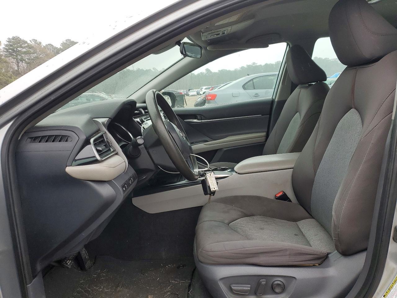 2019 Toyota Camry L - Image 7