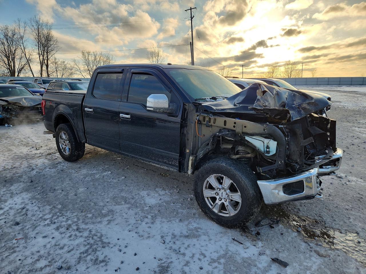 2015 Ford F150 Supercrew - Фото 4