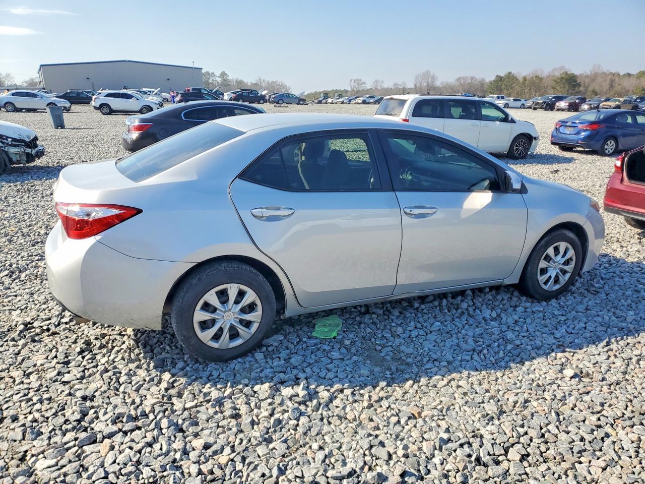 2015 Toyota Corolla L - Фото 3