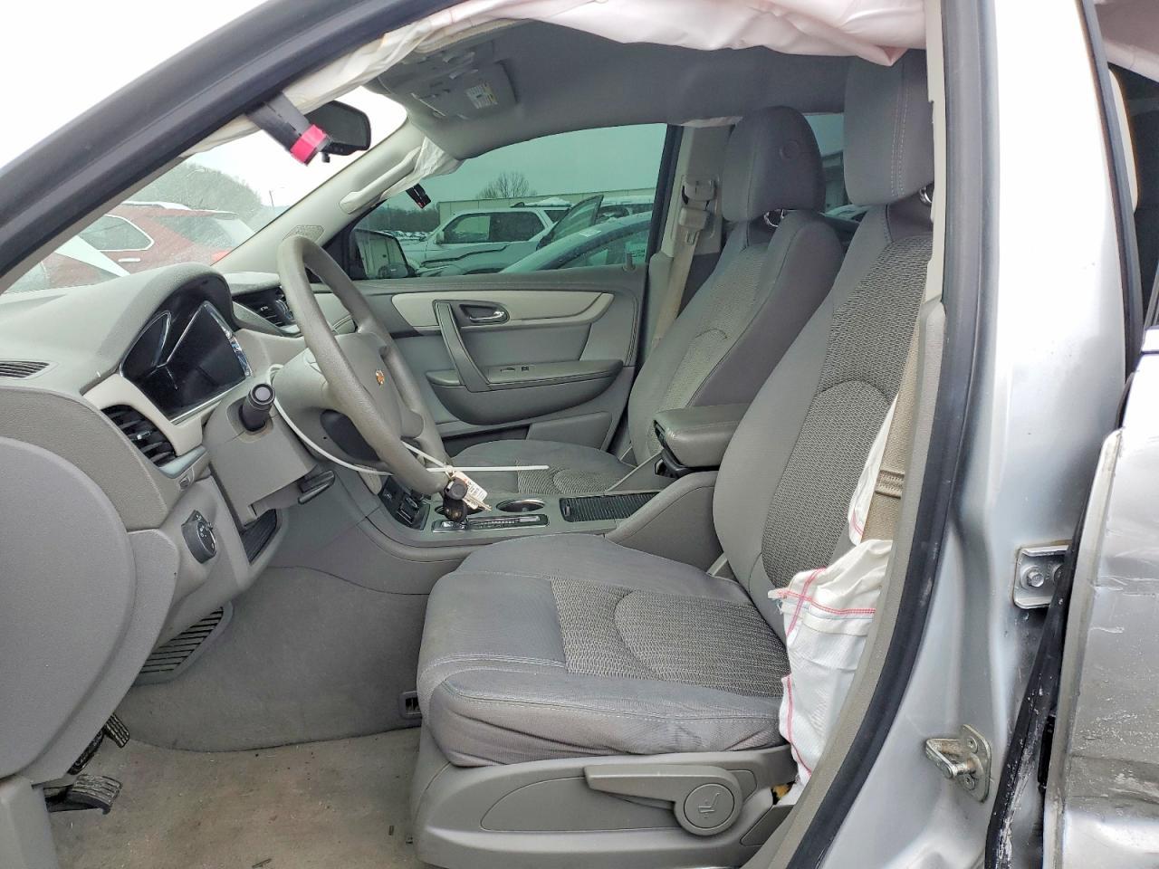 2016 Chevrolet Traverse Ls - Image 7