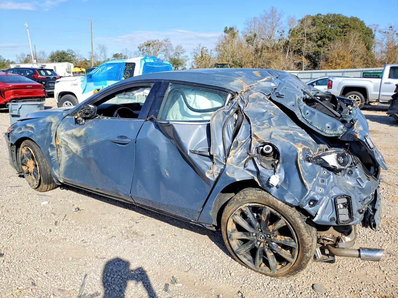 2019 Mazda 3 Premium - Фото 2