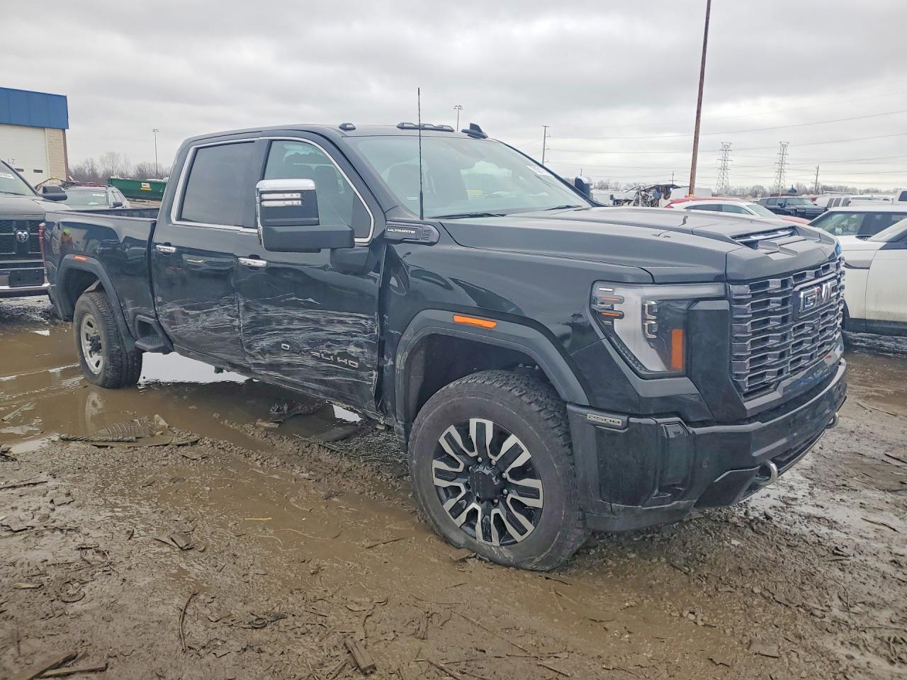2025 GMC Sierra K2500 Denali Ultimate - Image 4