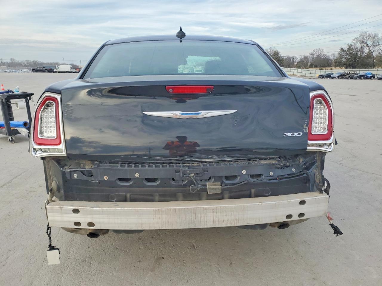 2015 Chrysler 300 Limited - Фото 6