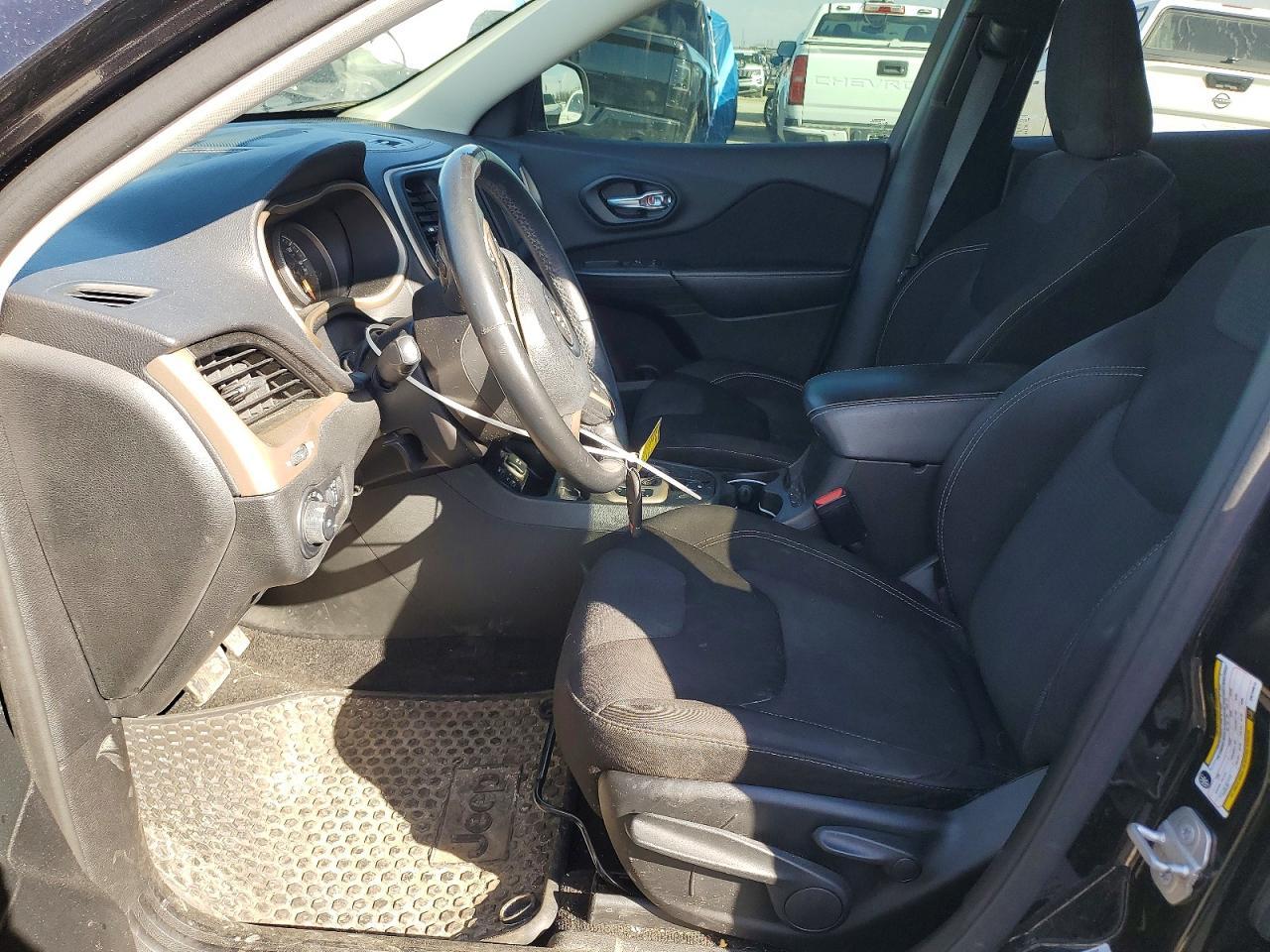 2016 Jeep Cherokee Latitude - Image 7