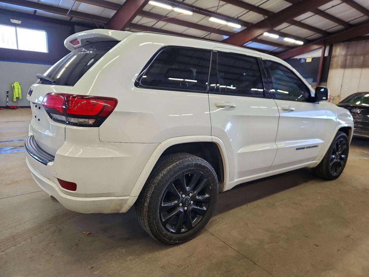 2017 Jeep Grand Cherokee Laredo - Фото 3