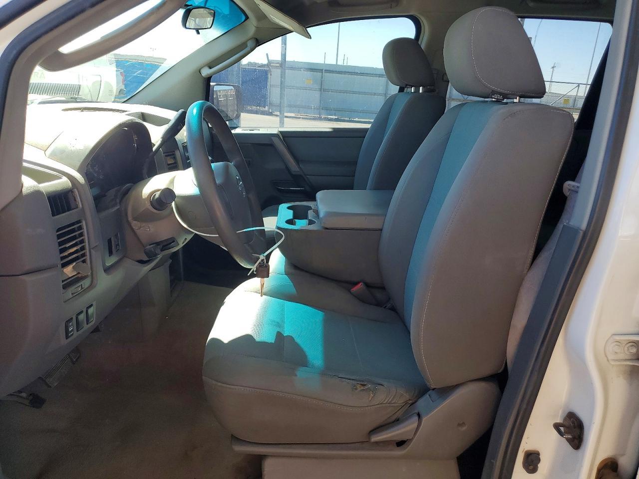 2005 Nissan Titan - Image 7