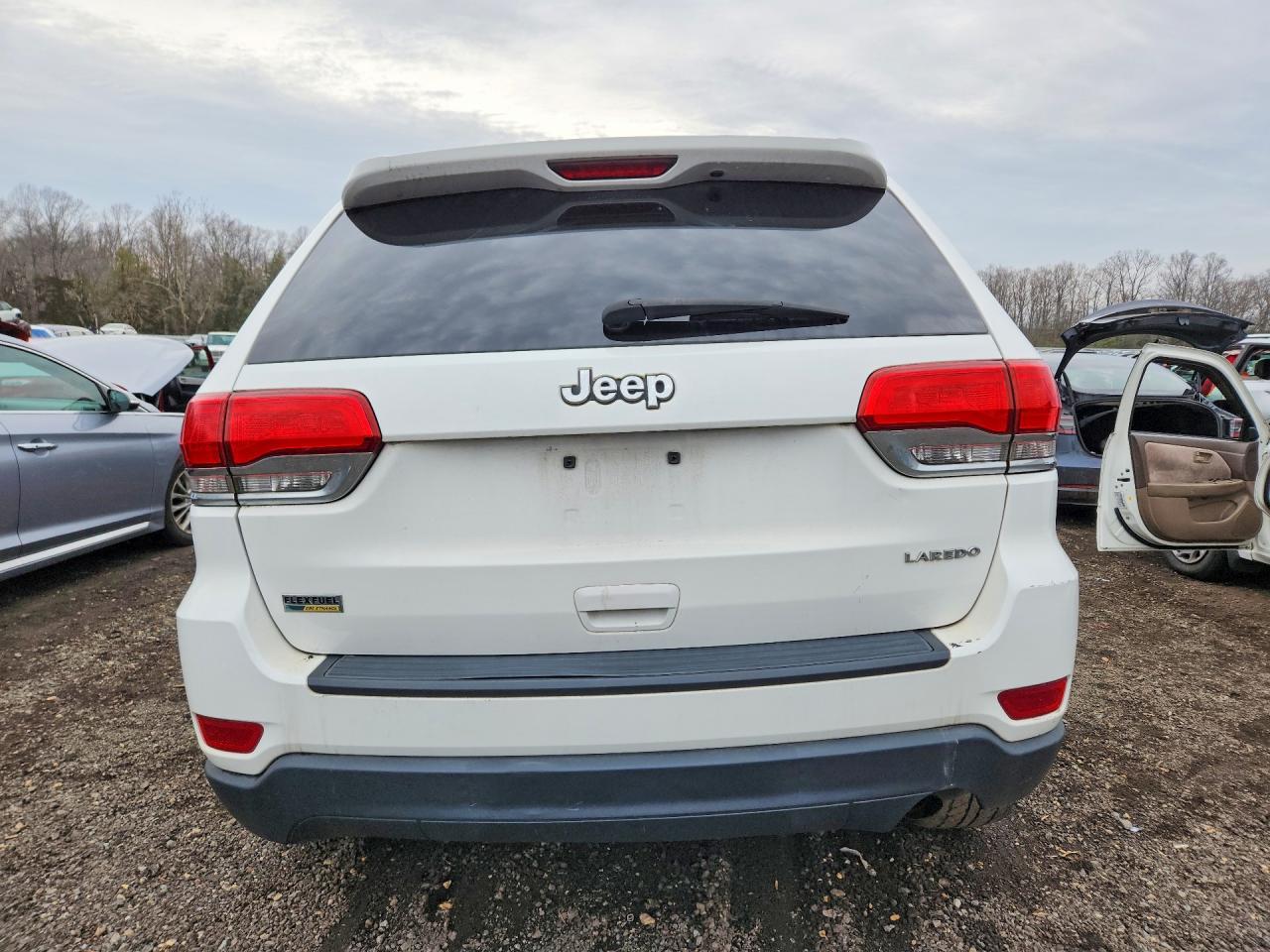 2015 Jeep Grand Cherokee Laredo - Image 6