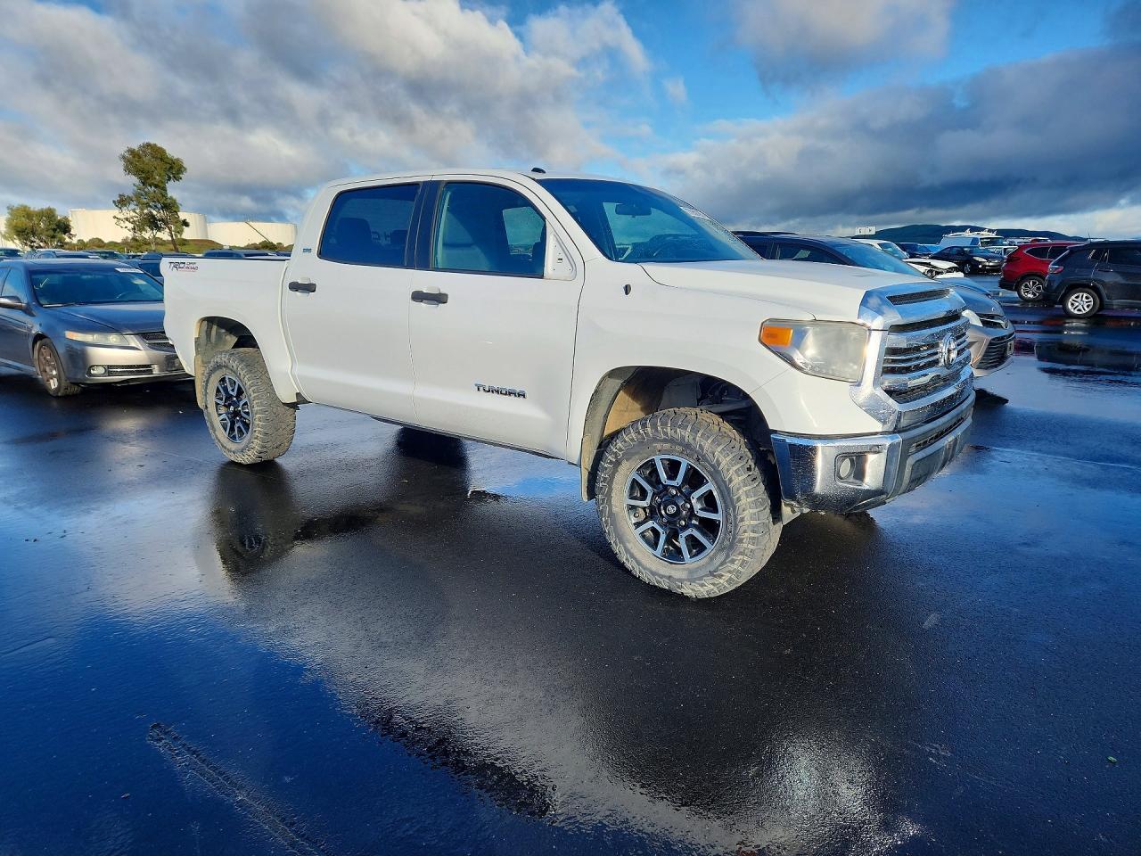 2016 Toyota Tundra Crewmax Sr5 - Image 4