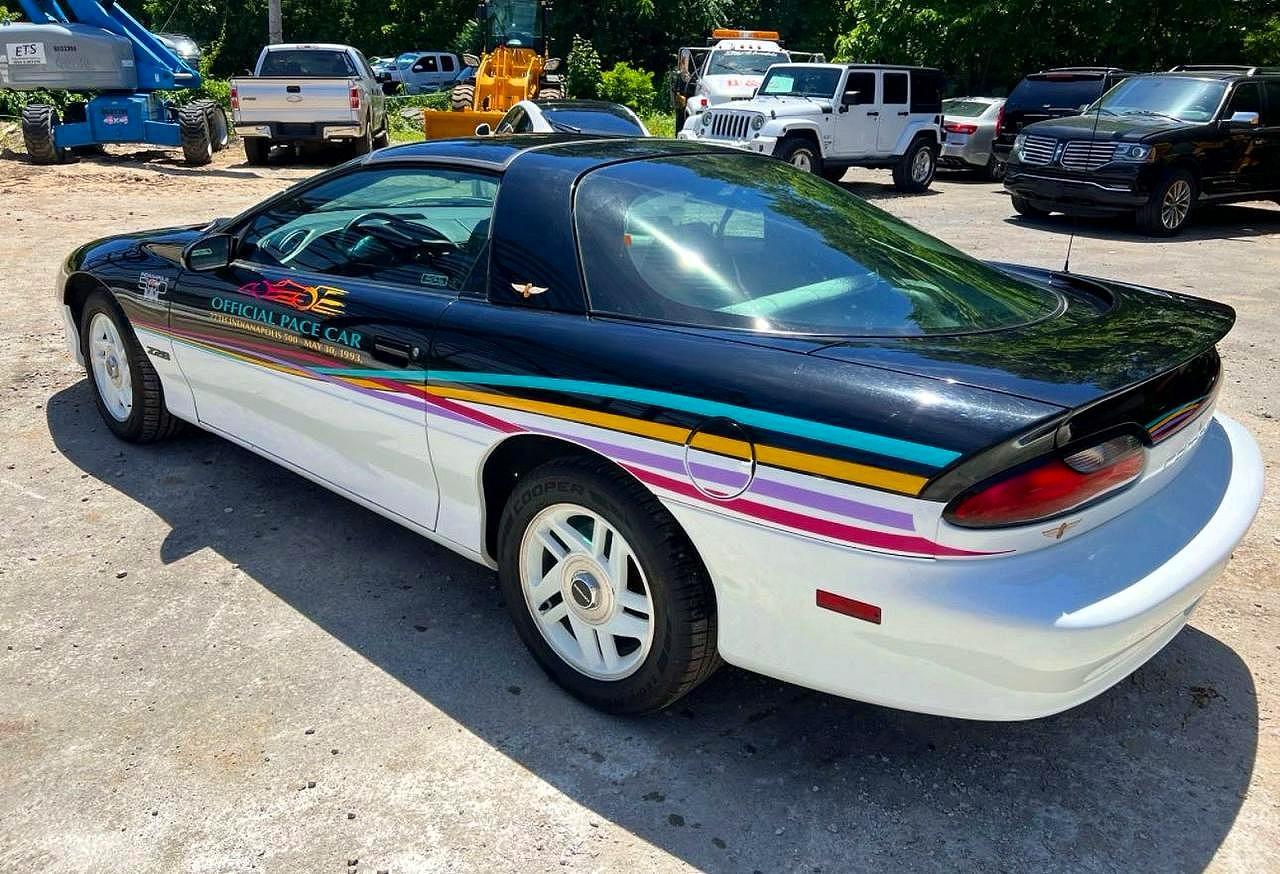 1993 Chevrolet Camaro Z28 - Фото 3