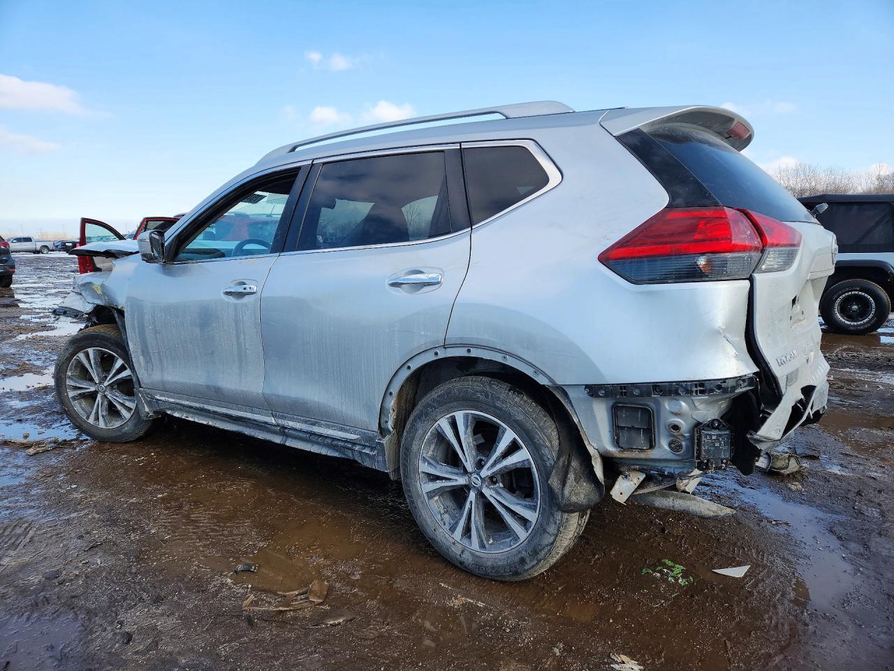 2017 Nissan Rogue Sl - Image 2