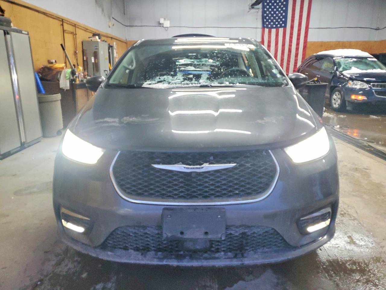 2023 Chrysler Pacifica Touring L - Image 5