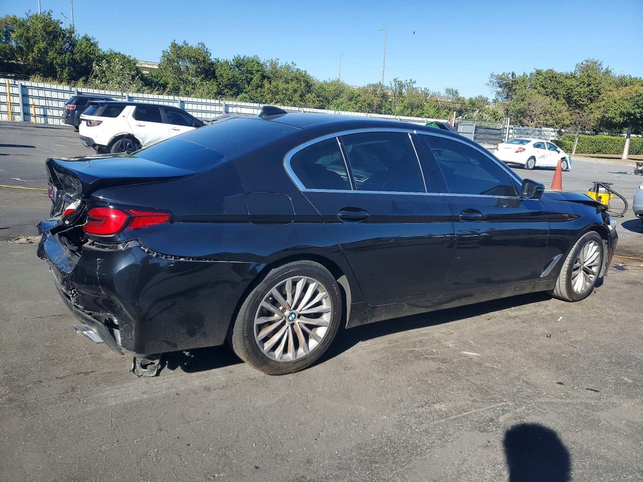 2023 BMW 530 I - Фото 3
