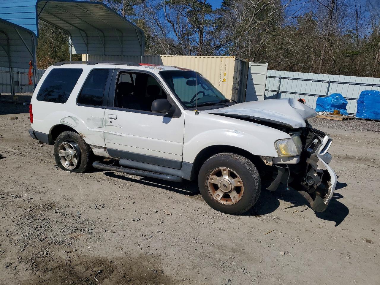 2003 Ford Explorer Sport - Image 4