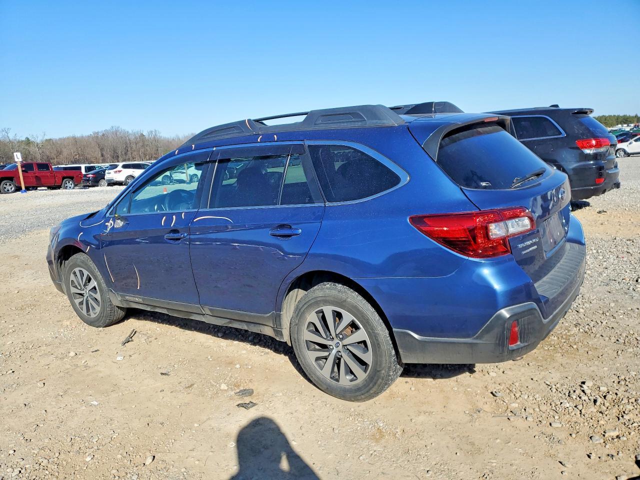 2019 Subaru Outback 2.5I Premium - Image 2
