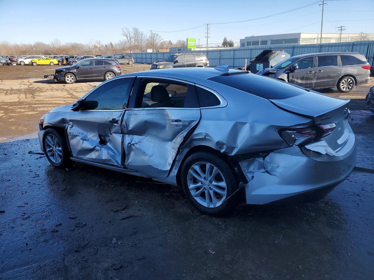 2022 Chevrolet Malibu Lt - Фото 2