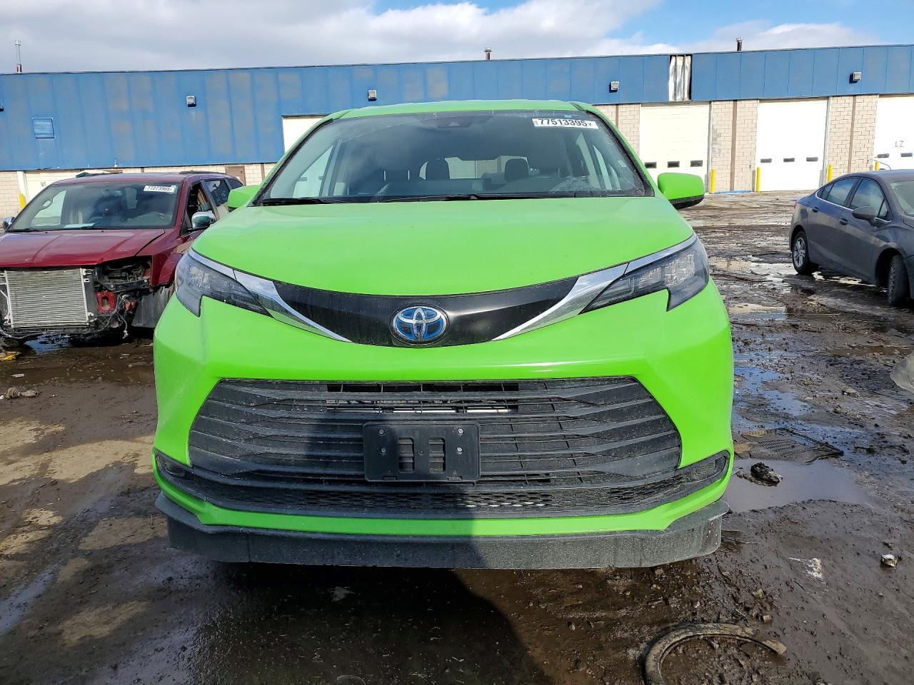 2024 Toyota Sienna Le - Фото 5