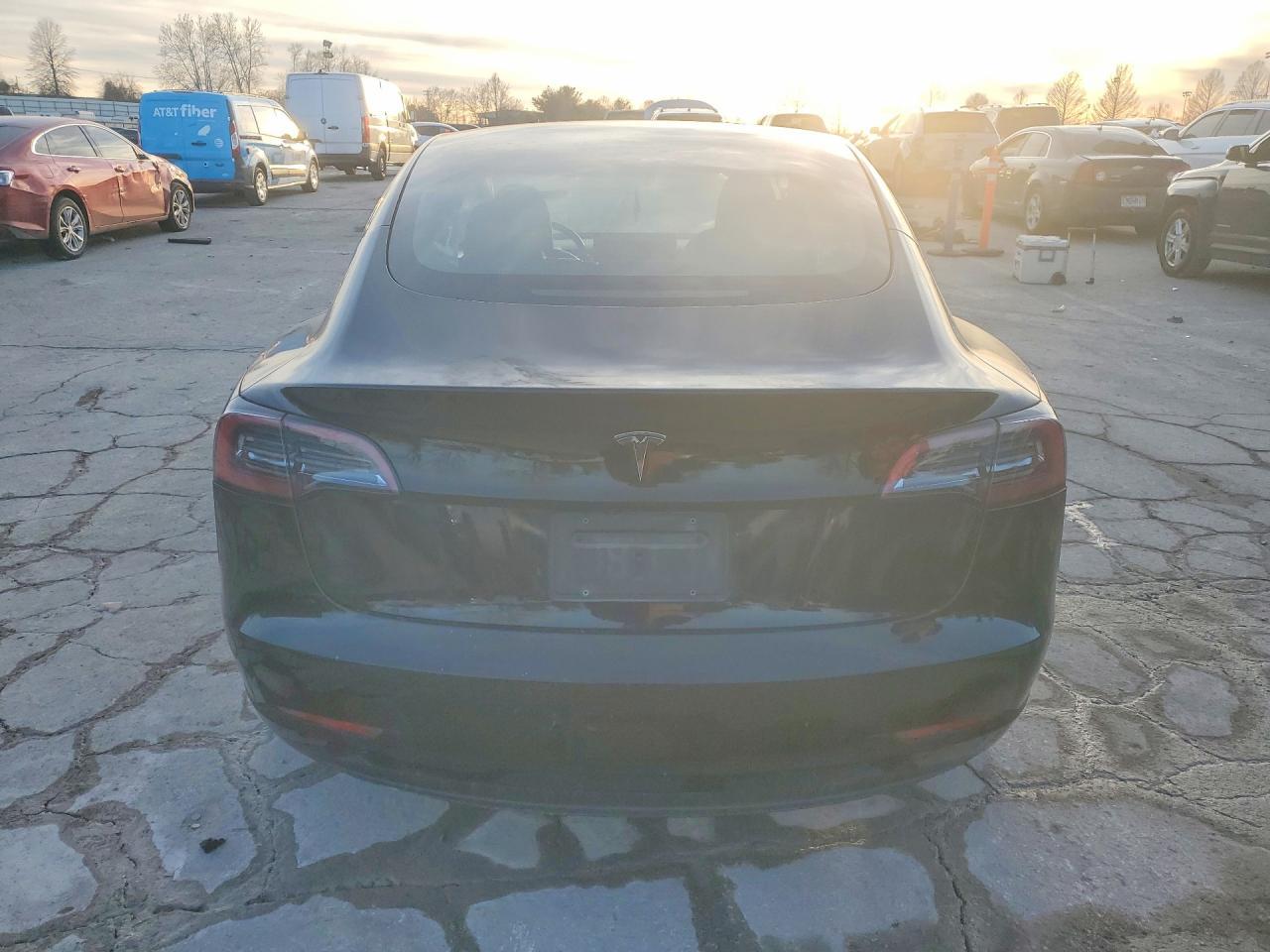 2023 Tesla Model 3 - Фото 6