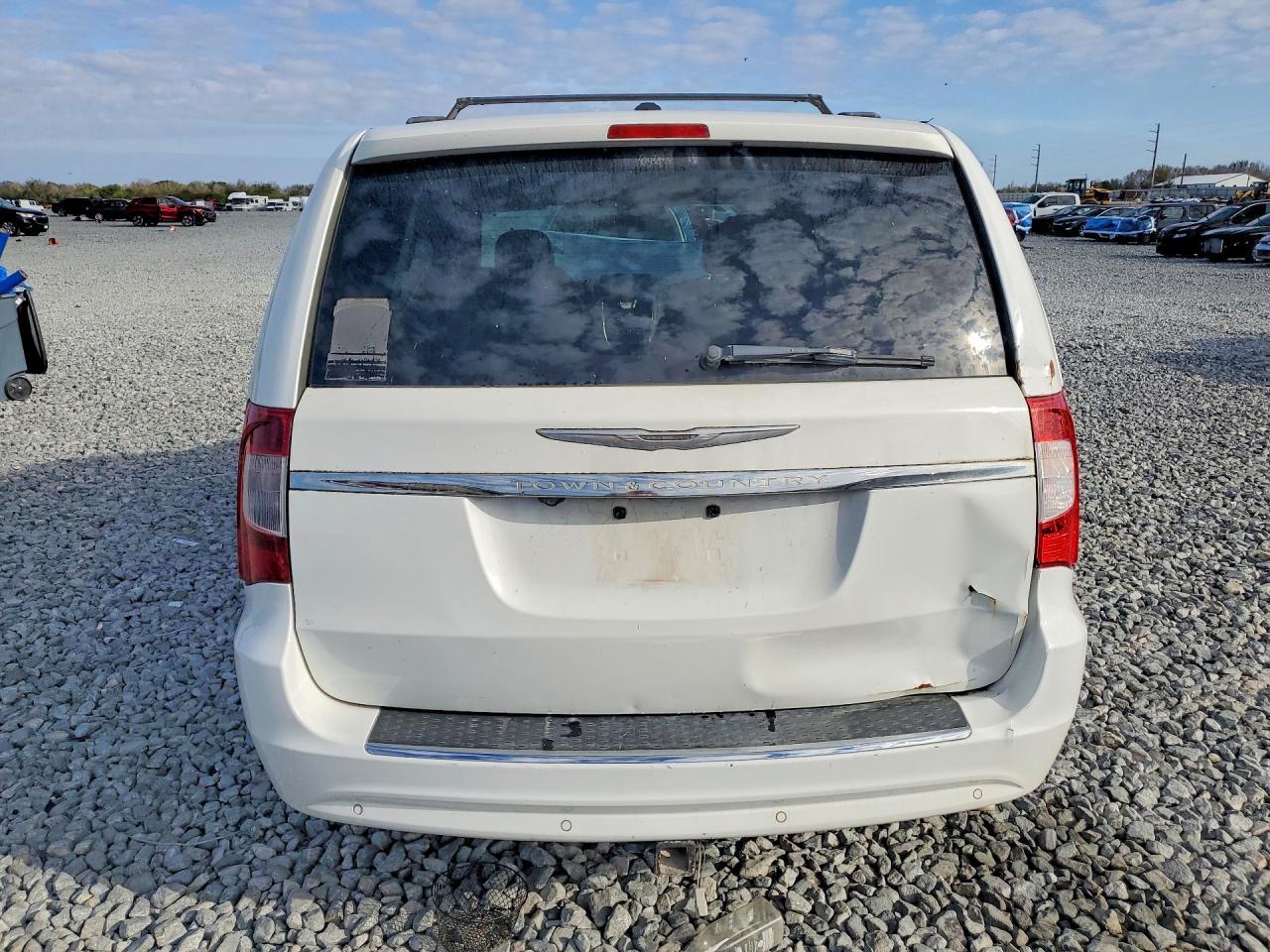 2014 Chrysler Town & Country Touring L - Фото 6