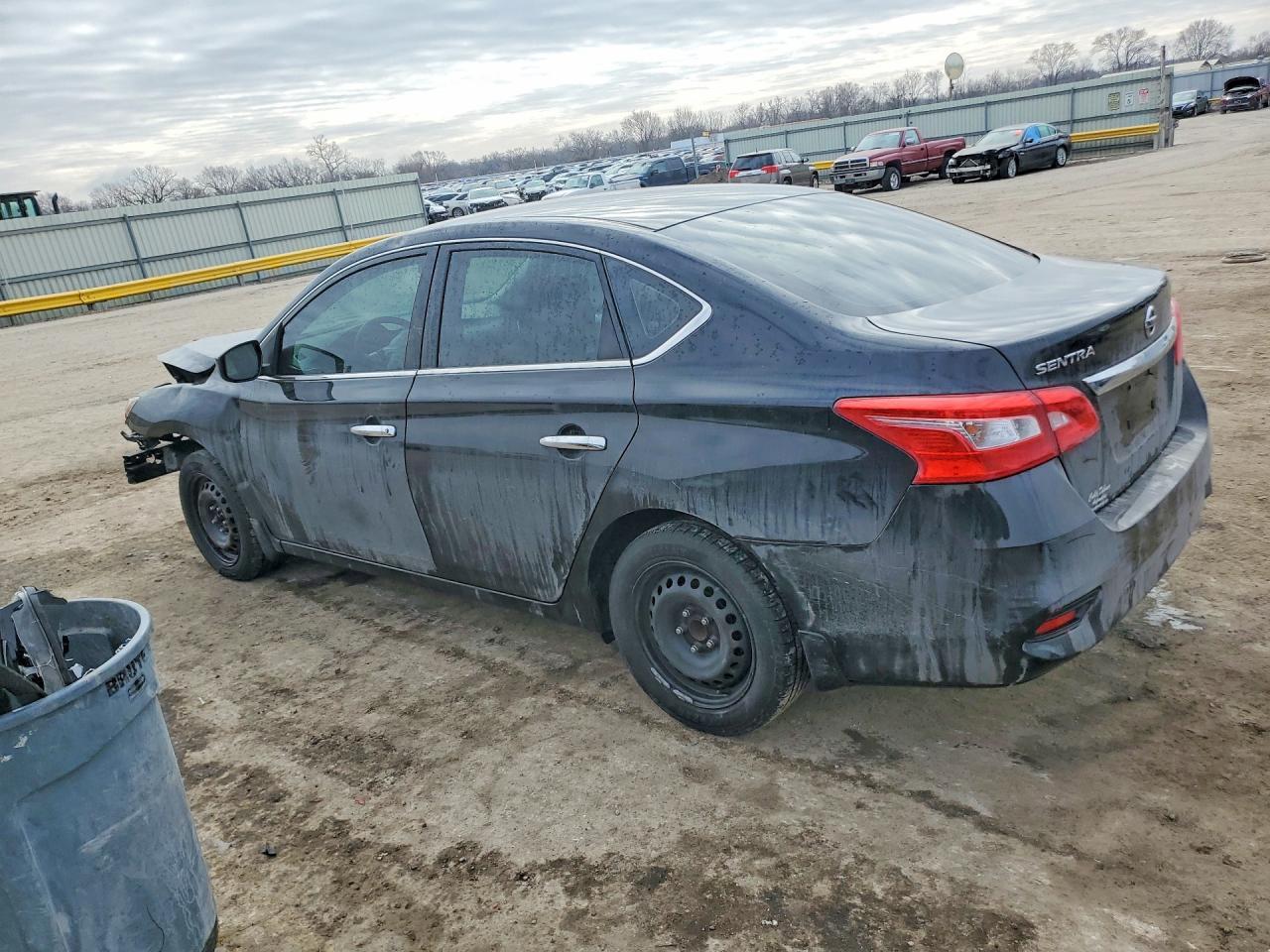 2017 Nissan Sentra S - Фото 2