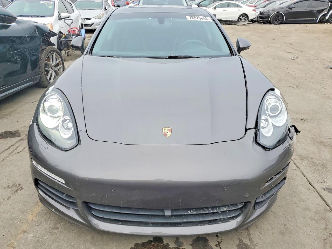 2014 Porsche Panamera S Hybrid - Image 5