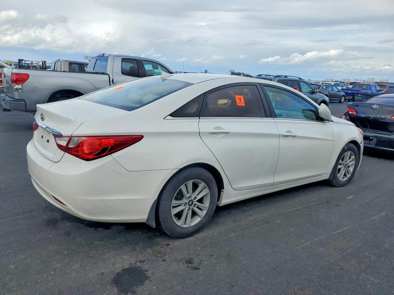 2013 Hyundai Sonata Gls - Image 3