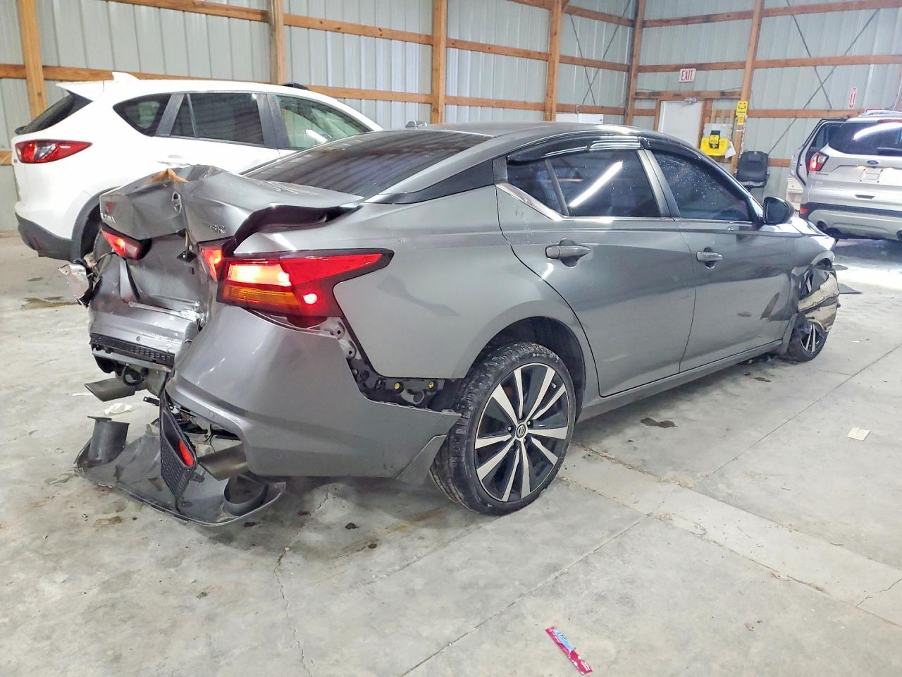 2022 Nissan Altima 2.5 Sr - Фото 3