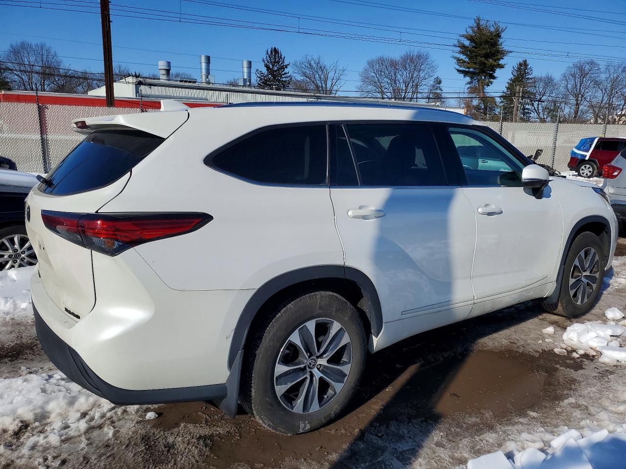 2021 Toyota Highlander Xle - Фото 3