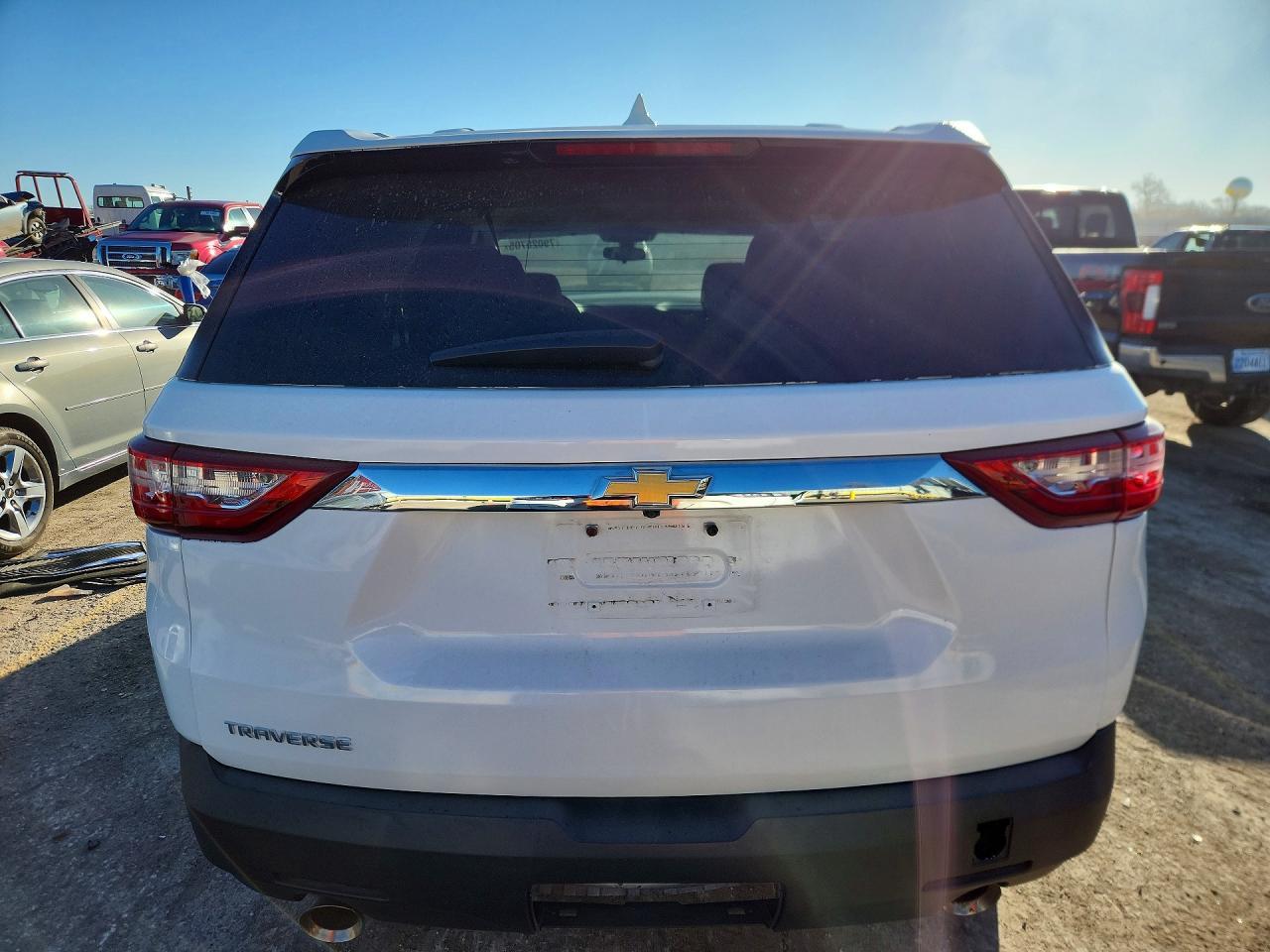 2019 Chevrolet Traverse Ls - Фото 6