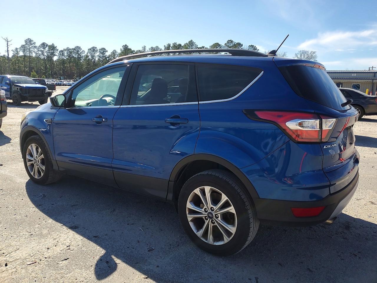 2018 Ford Escape Sel - Image 2