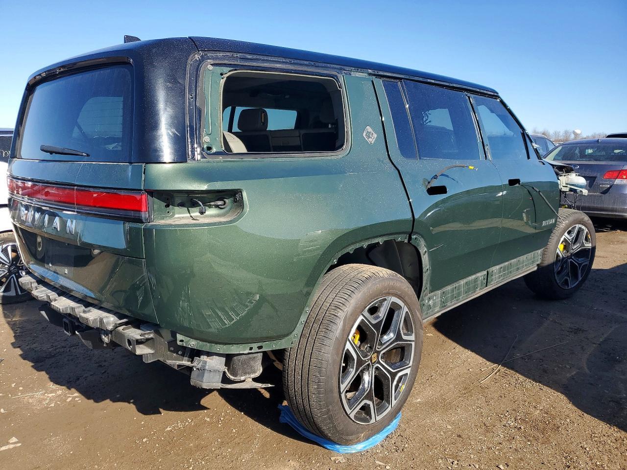 2023 Rivian R1S Launch Edition - Фото 3