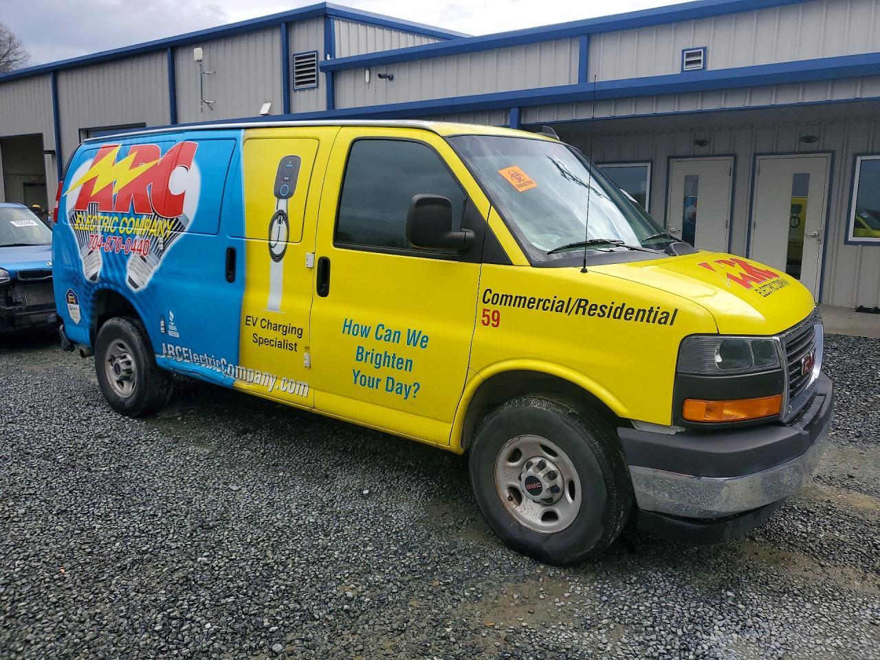 2022 GMC Savana 2500 Cargo Utility / Service Van - Фото 4